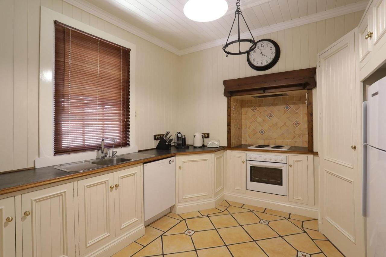 Holiday home Rawson's Retreat - Five Bedroom - Walk Cbd - Includes Breakfast *