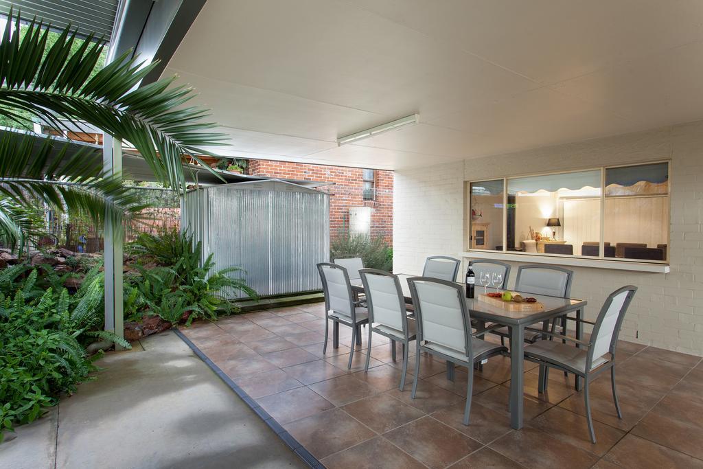 Rawson's Retreat - Five Bedroom - Walk Cbd - Includes Breakfast Holiday home *